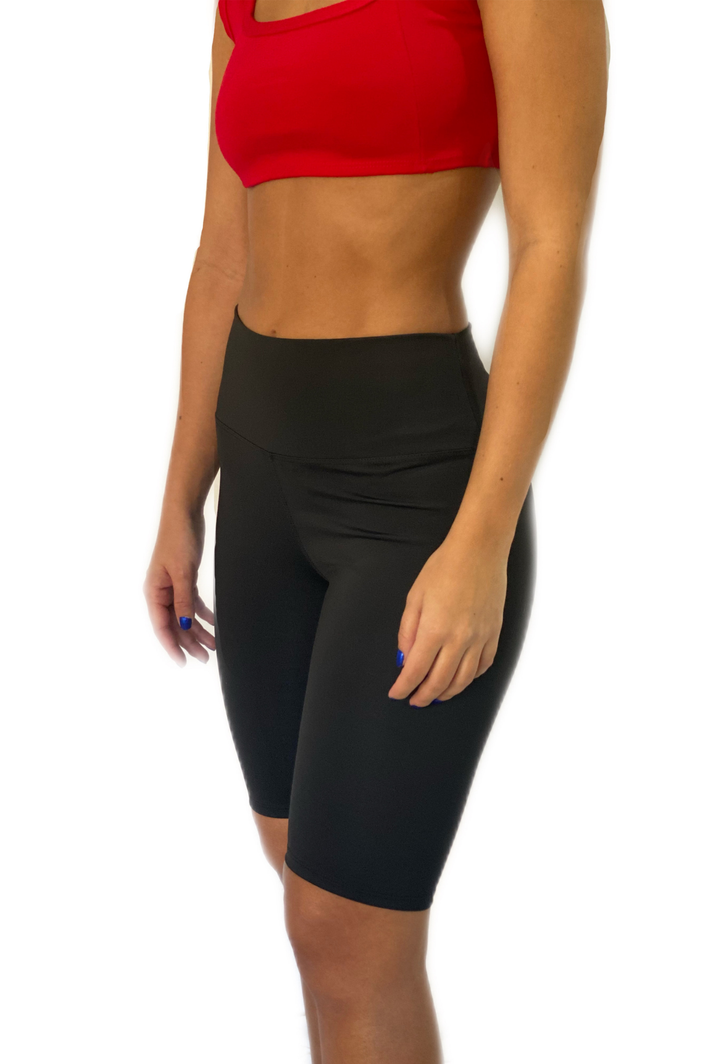 biker-negro-mujer-bershka-bikers-colombia-medellin-short-mujer-deportivo-matterlsa-bershka-slow-fashion-tiendas-colombia-marcas-tiendas-online-moda-2021-brands-upcycling-ropa-fashion-designers-economia-circular