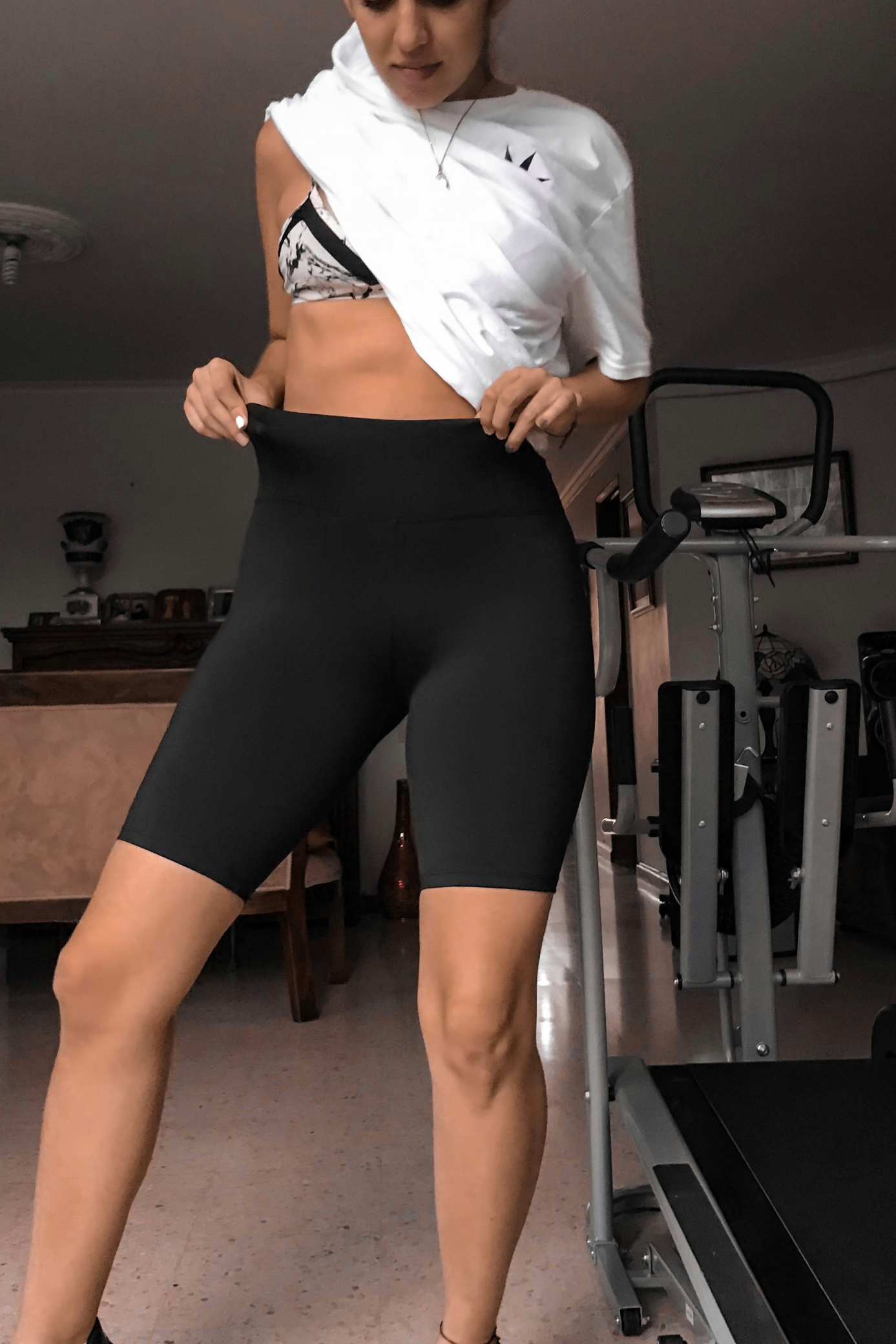 biker-negro-mujer-bershka-bikers-colombia-medellin-short-mujer-deportivo-matterlsa-bershka-slow-fashion-tiendas-colombia-marcas-tiendas-online-moda-2021-brands-upcycling-ropa-fashion-designers-economia-circular-6