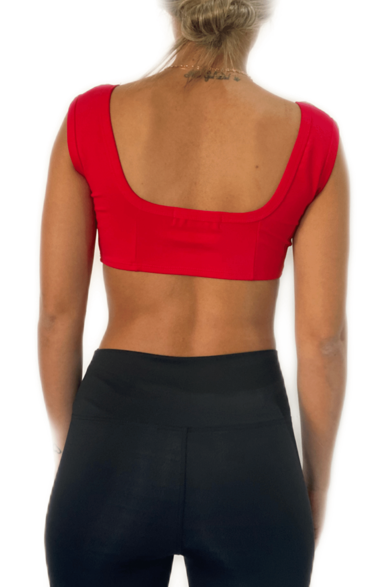 Top-tank-ropa-ecologica-sostenible-en-colombia-medellin-hombre-slow-fashion-tiendas-tops-to-wear-and-with-leggings-without-sleevestops-without-backs-crop-rojo-bershka-tank-paragon-sport-bra-moda-lish-clothing-4