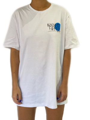 Graphic-t-shirt cropped-unisex-donde-comprar-ropa-ecologica-slow-fashion-marcas-tienda-camisetas-de-mujer-camisas-con-estampado-blancas-negras-colombia-medellin-tiendas-online-colombia-compras-marcas-ropa-colombiana-2