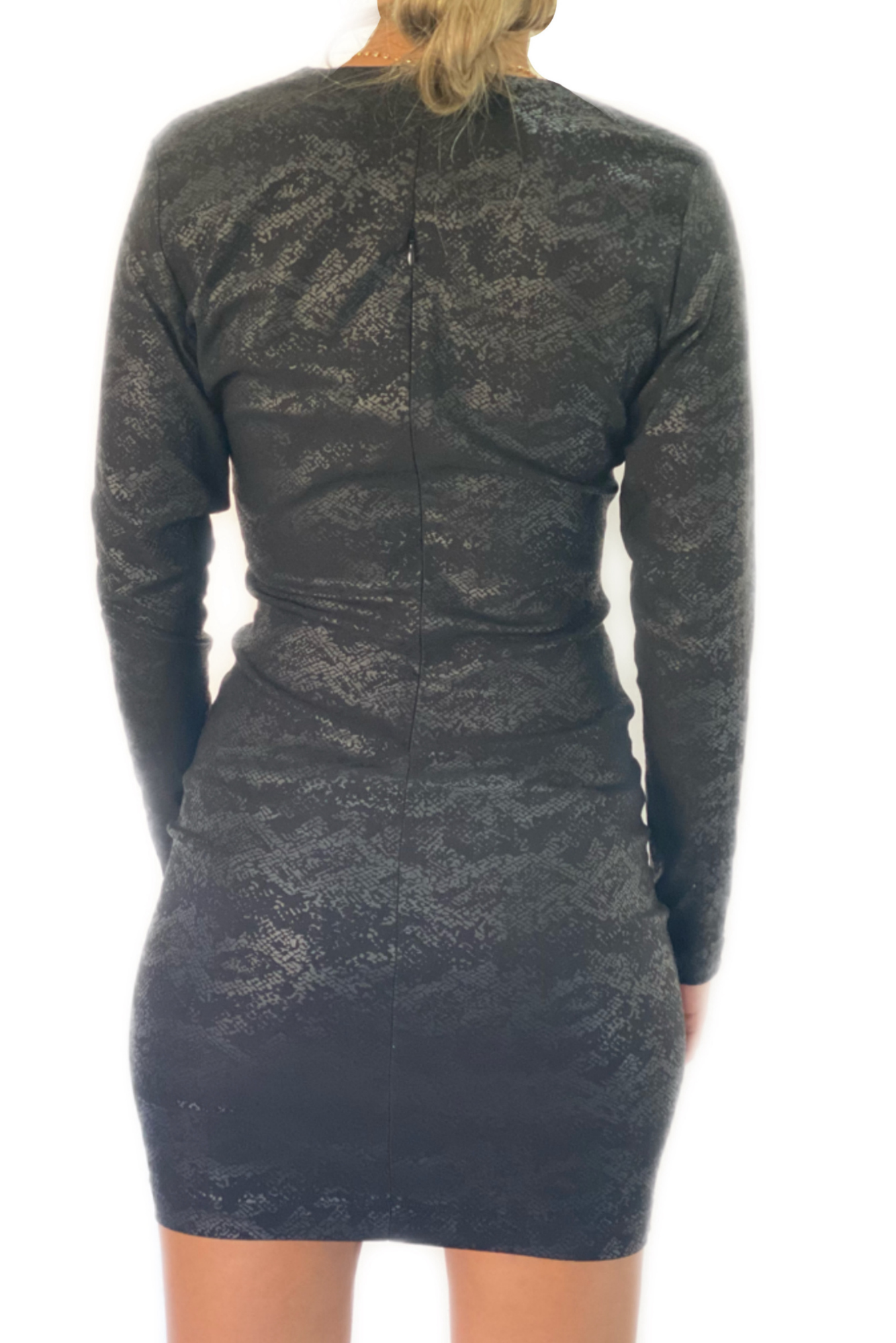 Vestido-cocktail UP-negro-little-black-dress-upcycling-moda-fashion-designers-slow-fashion-tiendas-vestidos-elegantes-colombia-largos-ela-verano-bogota-studio-ragged-online-instagram-zara-airydress-maxi-comprar-tienda-virtual-fiesta-medellin-cali-3