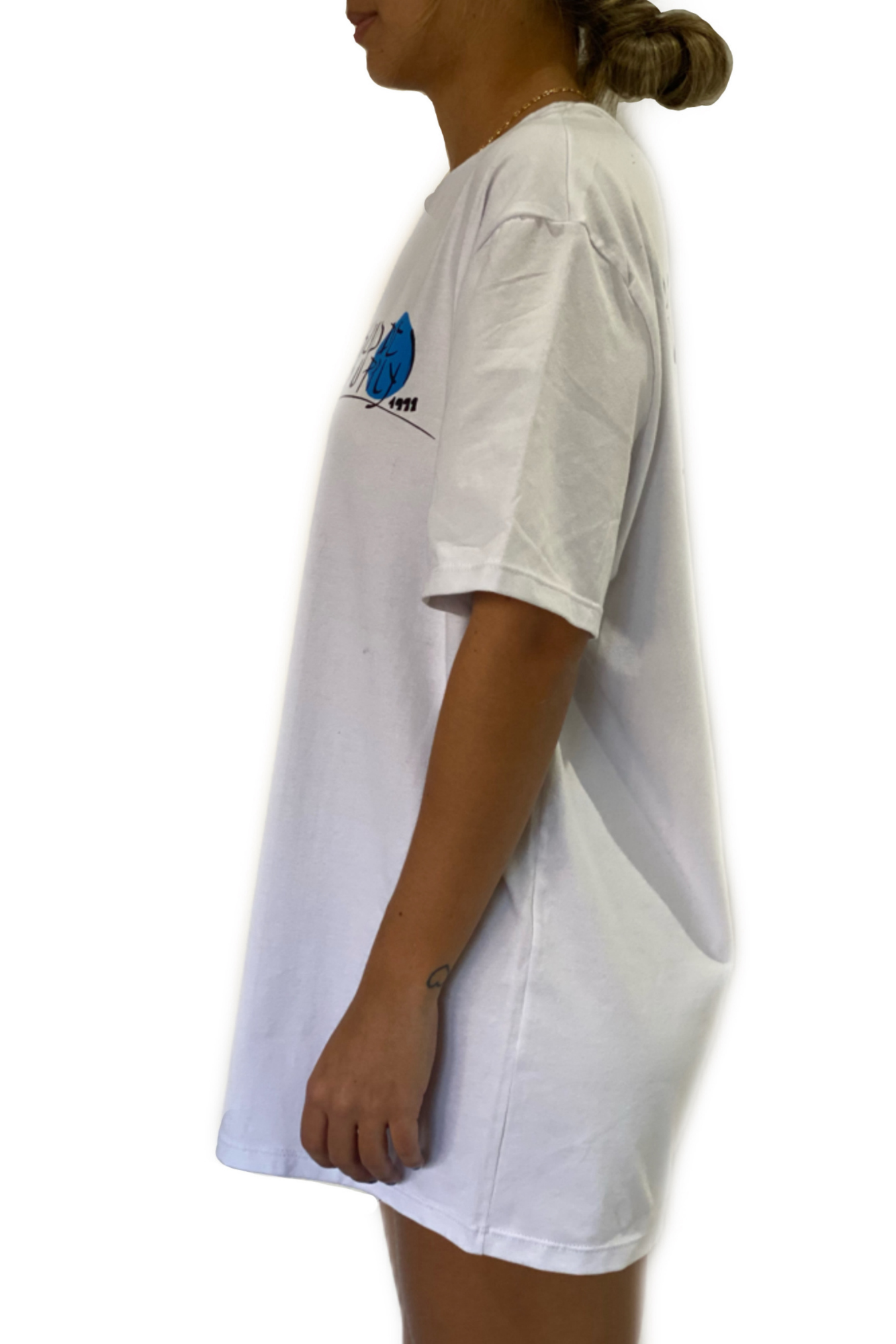 Graphic-t-shirt cropped-unisex-donde-comprar-ropa-ecologica-slow-fashion-marcas-tienda-camisetas-de-mujer-camisas-con-estampado-blancas-negras-colombia-medellin-tiendas-online-colombia-compras-marcas-ropa-colombiana-1